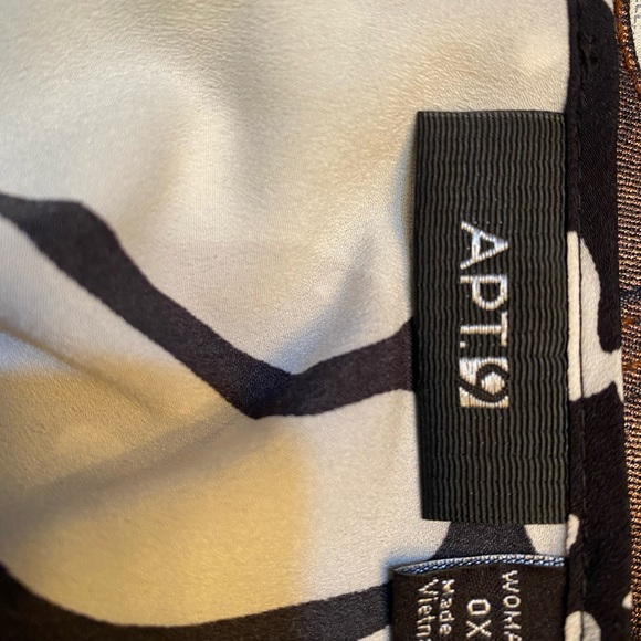 Apt 9 Black and White Pebble Design Layered Sleeveless Open Back Top - Picture 16 of 16